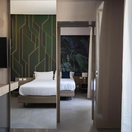 L'elegant Boutique Naples