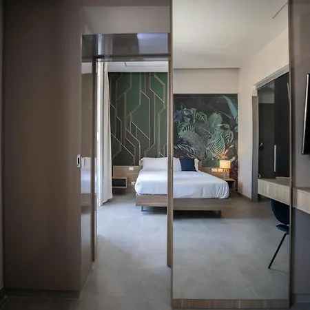 L'elegant Boutique Неаполь