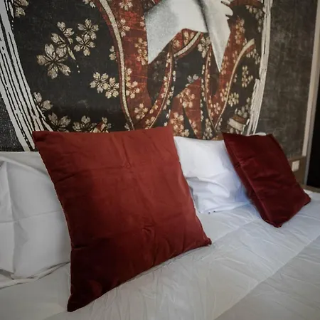 L'elegant Boutique Bed & Breakfast Naples